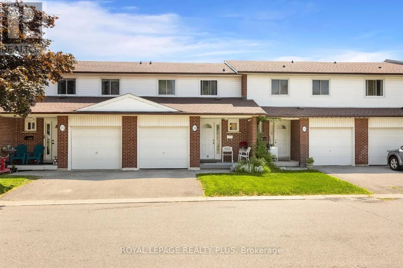 #26 2380 Bromsgrove Road, Mississauga (Clarkson), Ontario, L5J4E6, Mississauga (Clarkson), Ontario — photo 1 of 5