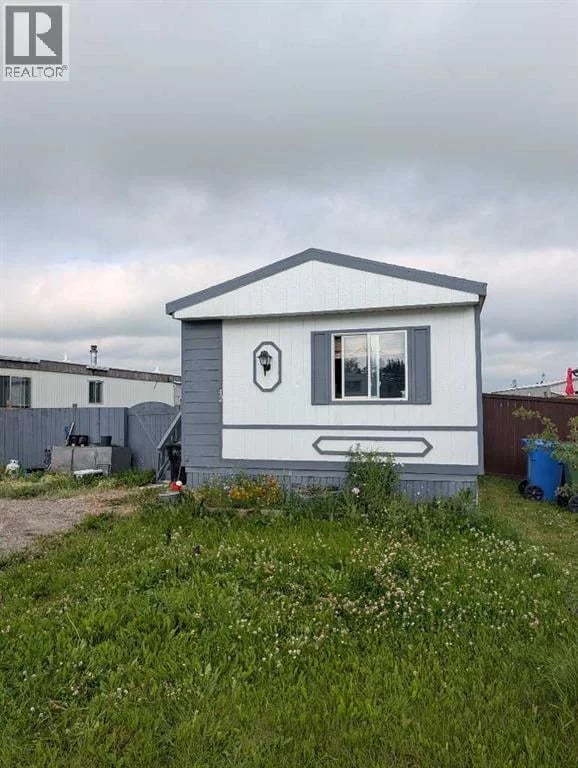 110 Highway 22, Cremona, Alberta, T0M0R0, Cremona, Alberta — photo 1 of 5