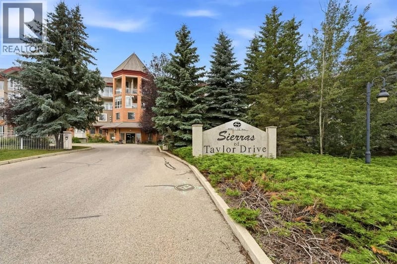 4512 52 Avenue, Red Deer, Alberta, T4N6B9, Red Deer, Alberta — photo 1 of 5