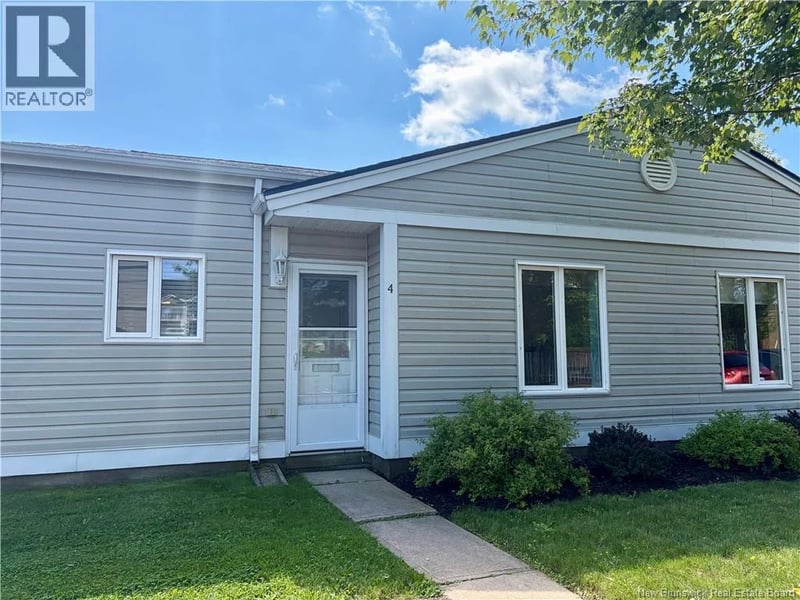 331 McLaughlin Drive Unit# 4, Moncton, New Brunswick, E1A4R3, Moncton, New Brunswick — photo 1 of 5