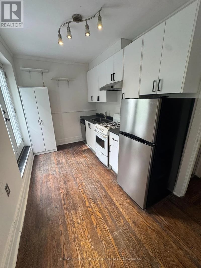 920 Woodbine Avenue, Toronto (Woodbine Corridor), Ontario, M4C4B7, Toronto (Woodbine Corridor), Ontario — photo 1 of 5