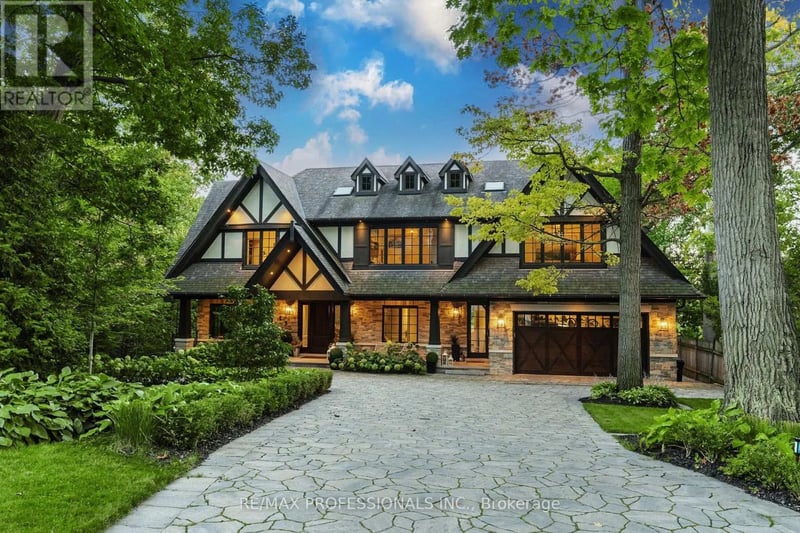 23 Riverside Crescent, Toronto (High Park-Swansea), Ontario, M6S1B5, Toronto (High Park-Swansea), Ontario — photo 1 of 5
