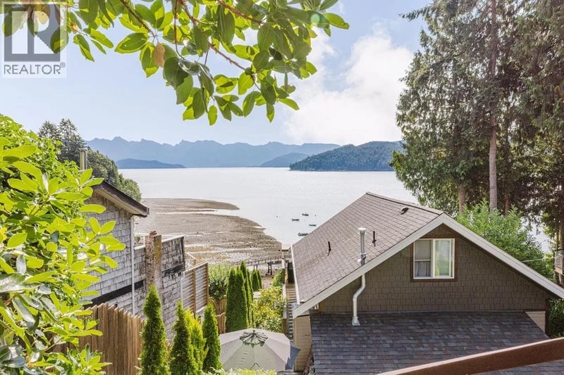 790 MARINE Drive, Gibsons, British Columbia, V0N1V1, Gibsons, British Columbia — photo 1 of 5