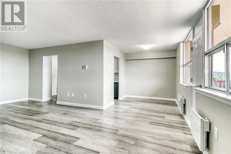 901 Lasalle Boulevard Unit# 405, Greater Sudbury, Ontario, P3A1X7, Greater Sudbury, Ontario — photo 1 of 5