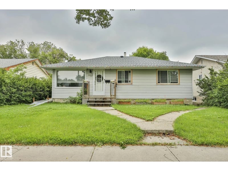 10415 163 ST NW, Edmonton, Alberta, T5P3N9, Edmonton, Alberta — photo 1 of 5
