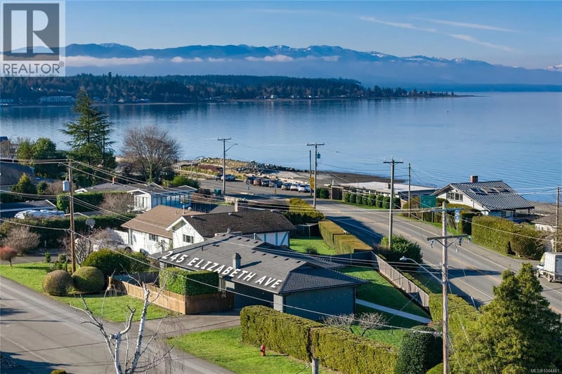 245 Elizabeth Avenue, Qualicum Beach, British Columbia, V9K1G8, Qualicum Beach, British Columbia — photo 1 of 5