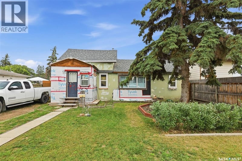 450 Y AVENUE S, Saskatoon, Saskatchewan, S7M3J9, Saskatoon, Saskatchewan — photo 1 of 5