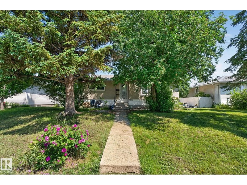 7804 136 AV NW, Edmonton, Alberta, T5C2K5, Edmonton, Alberta — photo 1 of 5
