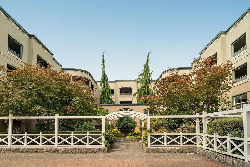 #203 1725 128 Street, Surrey, British Columbia, V4A3V2, Surrey, British Columbia — photo 1 of 5