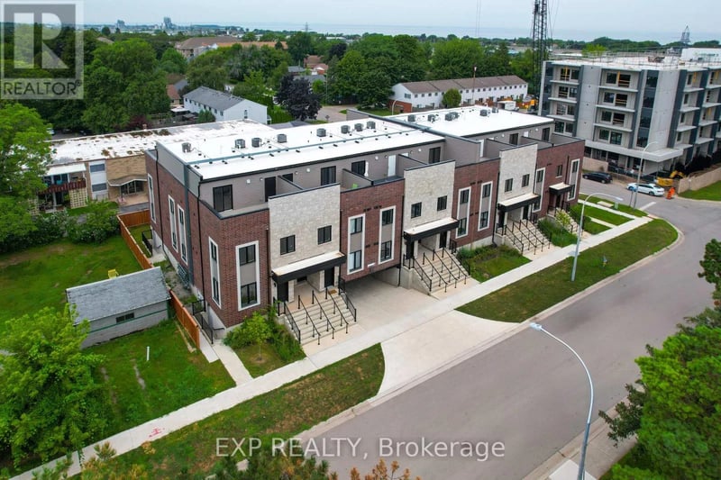 #10 2 Slessor Boulevard, Grimsby (Grimsby West), Ontario, L3M5J4, Grimsby (Grimsby West), Ontario — photo 1 of 5