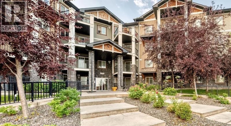 130 Panatella Street Northwest, Calgary, Alberta, T3K0Y6, Calgary, Alberta — photo 1 of 5