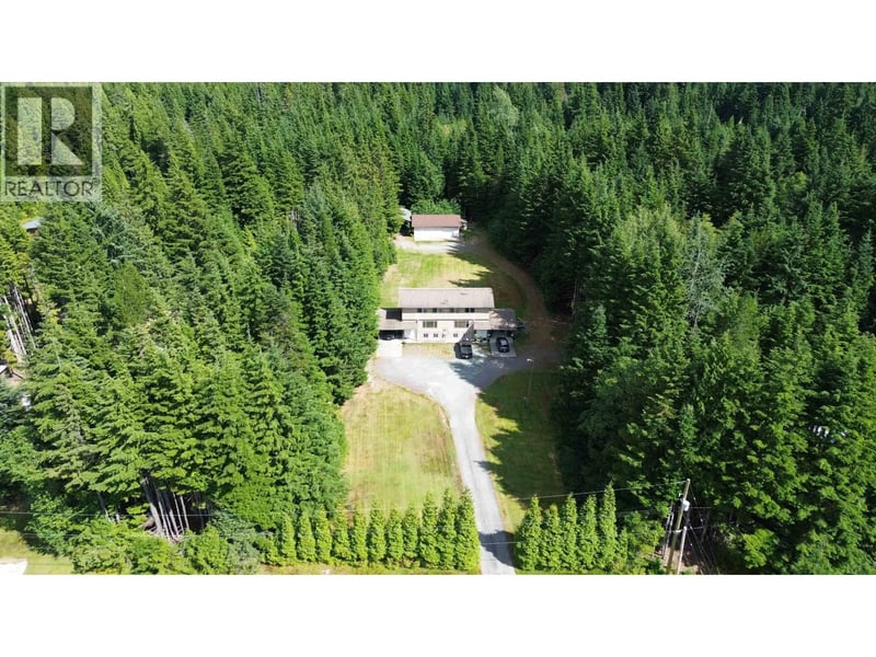 32 DOLLY VARDEN Street, Kitimat, British Columbia, V8C2K6, Kitimat, British Columbia — photo 1 of 5
