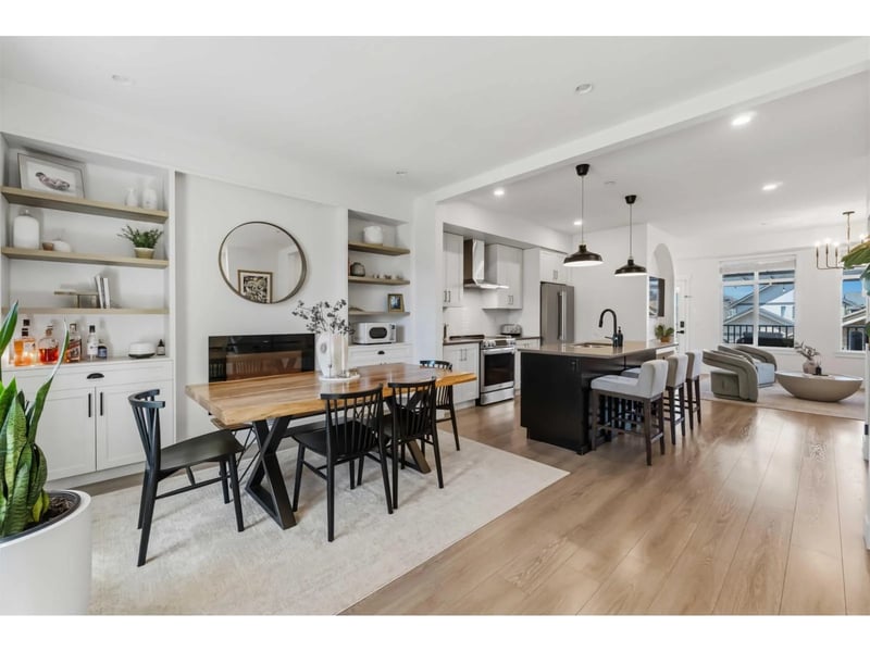 20363 82 Avenue, Langley, British Columbia, V2Y0S3, Langley, British Columbia — photo 1 of 5