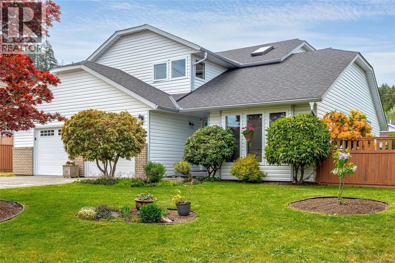810 Colonia Drive, Ladysmith, British Columbia, V9G1N3, Ladysmith, British Columbia — photo 1 of 5