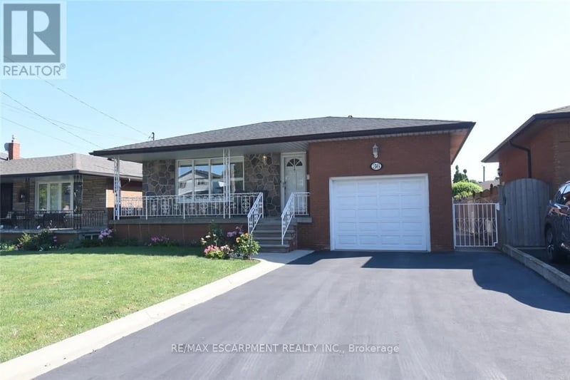 36 Abbington Drive, Hamilton (Gilbert), Ontario, L9C4R3, Hamilton (Gilbert), Ontario — photo 1 of 5