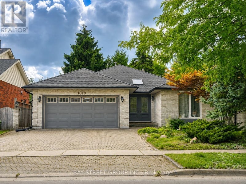 1019 Aldersbrook Road, London North (North I), Ontario, N6G4L9, London North (North I), Ontario — photo 1 of 5