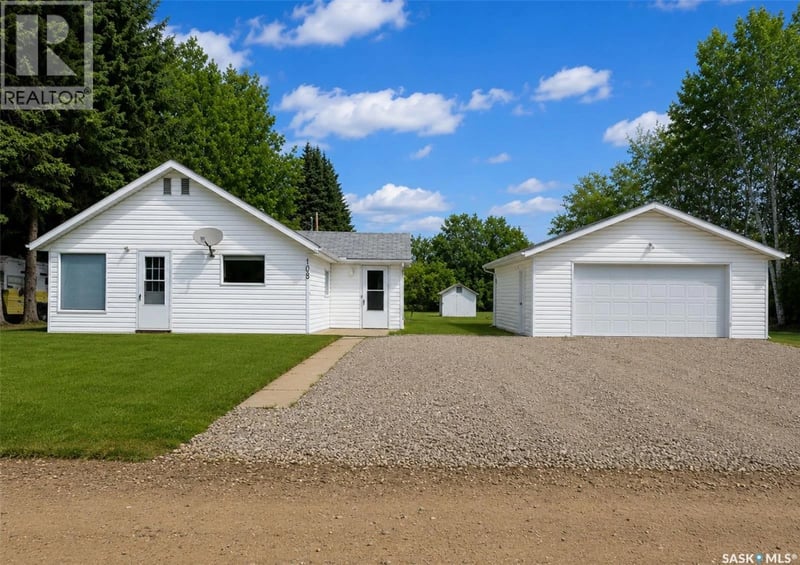 108 Third AVENUE S, Pierceland, Saskatchewan, S0M2K0, Pierceland, Saskatchewan — photo 1 of 5