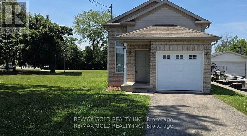 11 Rose Avenue, Welland (N. Welland), Ontario, L3C2X1, Welland (N. Welland), Ontario — photo 1 of 5