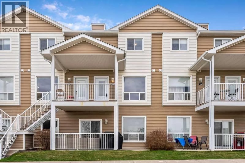 108 Sunrise Terrace Northeast, High River, Alberta, T1V0C2, High River, Alberta — photo 1 of 5