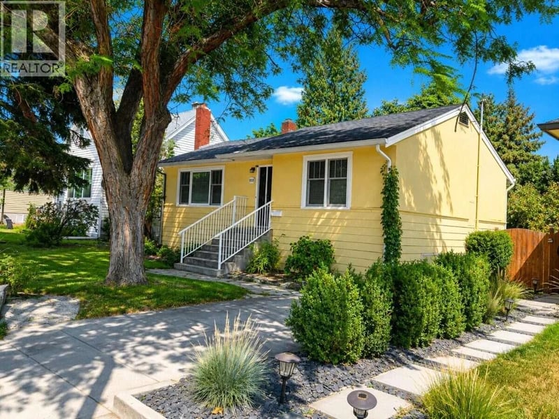 1935 Carruthers Street, Kelowna, British Columbia, V1Y3B7, Kelowna, British Columbia — photo 1 of 5