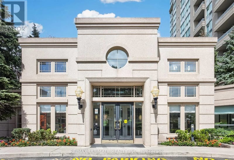 #808 8 Covington Road, Toronto (Englemount-Lawrence), Ontario, M6A3E5, Toronto (Englemount-Lawrence), Ontario — photo 1 of 5