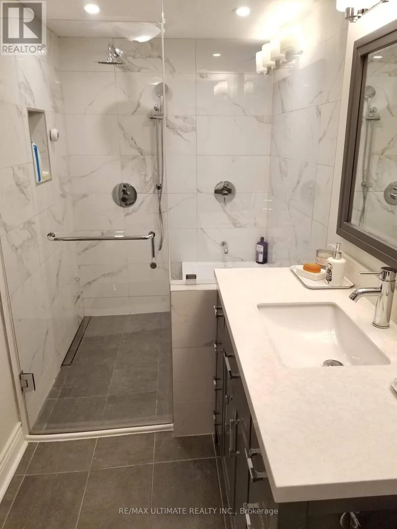 #Basement 81 Amesbury Drive, Toronto (Brookhaven-Amesbury), Ontario, M6M4J2, Toronto (Brookhaven-Amesbury), Ontario — photo 1 of 5
