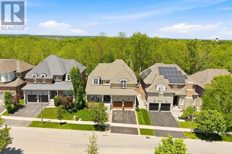 298 Eaton Street, Halton Hills (Georgetown), Ontario, L7G6N7, Halton Hills (Georgetown), Ontario — photo 1 of 5