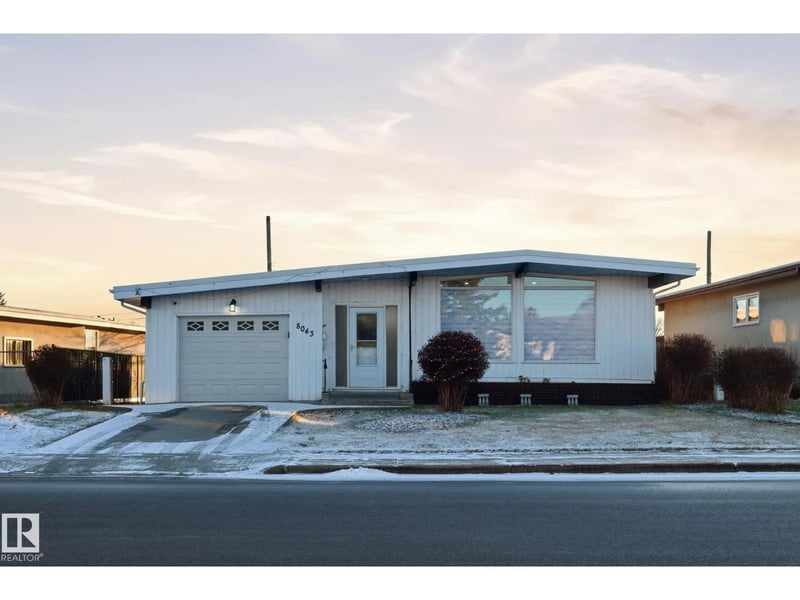 8043 135 AV NW, Edmonton, Alberta, T5C2H3, Edmonton, Alberta — photo 1 of 5