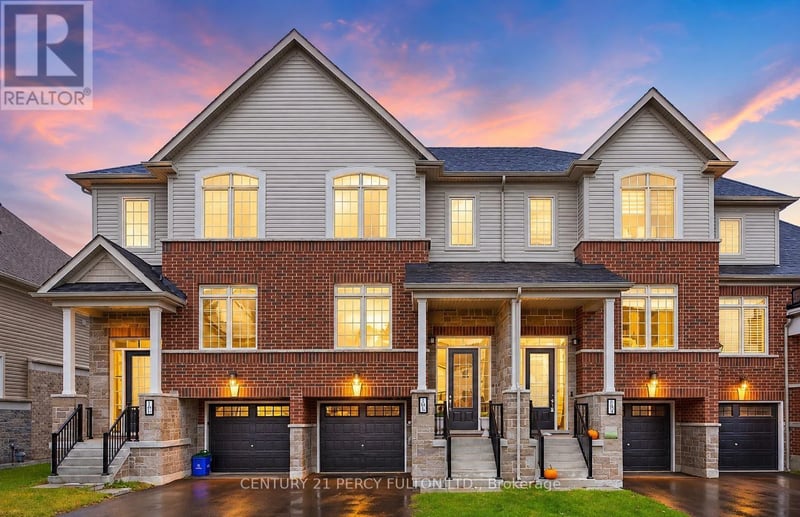 102 Lyall Stokes Circle, East Gwillimbury (Mt Albert), Ontario, L0G1M0, East Gwillimbury (Mt Albert), Ontario — photo 1 of 5