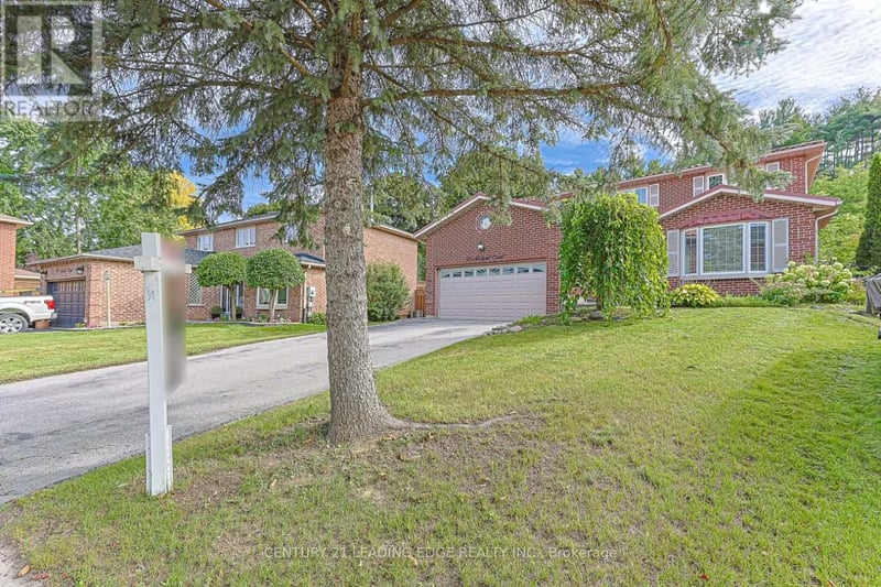 21 McQuaid Court, East Gwillimbury (Holland Landing), Ontario, L9N1E8, East Gwillimbury (Holland Landing), Ontario — photo 1 of 5