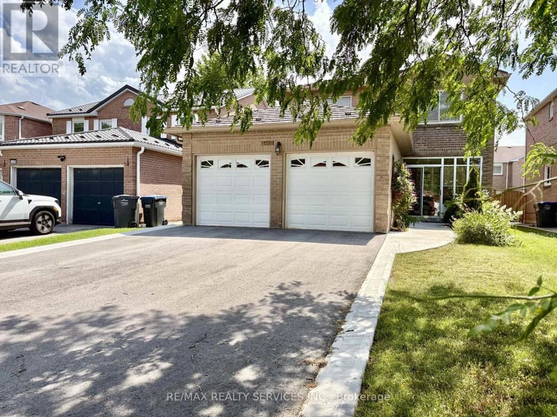 4460 Ashley Avenue, Mississauga (Hurontario), Ontario, L5R2A2, Mississauga (Hurontario), Ontario — photo 1 of 5
