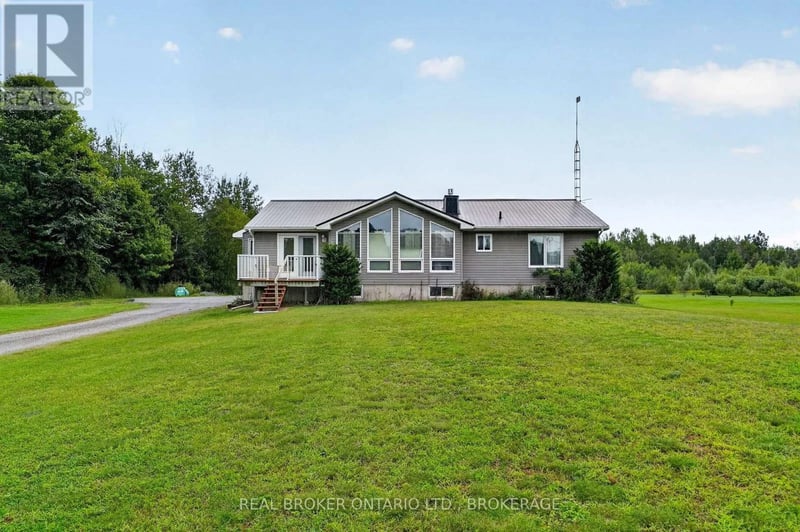 14950 Sandtown Road, South Stormont, Ontario, K0C1Y0, South Stormont, Ontario — photo 1 of 5