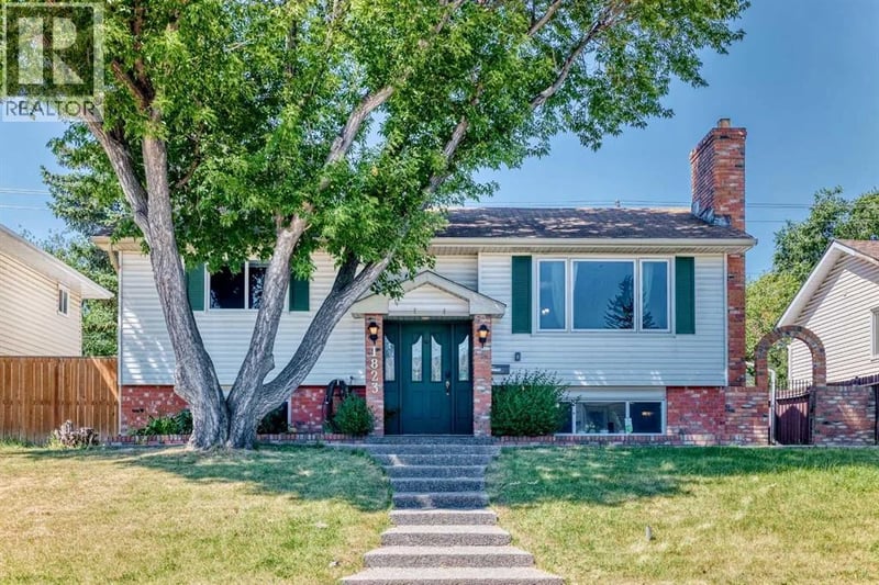 1823 65 Street Northeast, Calgary, Alberta, T1Y1N5, Calgary, Alberta — photo 1 of 5