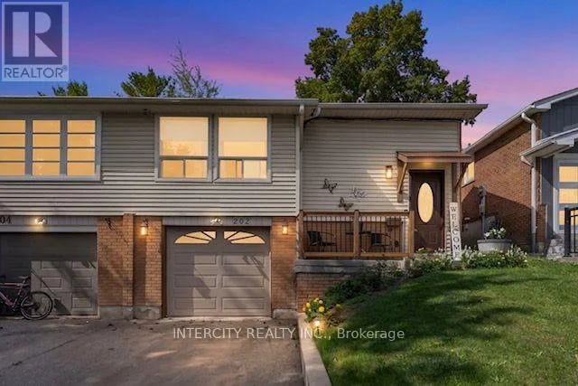 202 Collings Avenue, Bradford West Gwillimbury (Bradford), Ontario, L3Z1W1, Bradford West Gwillimbury (Bradford), Ontario — photo 1 of 5