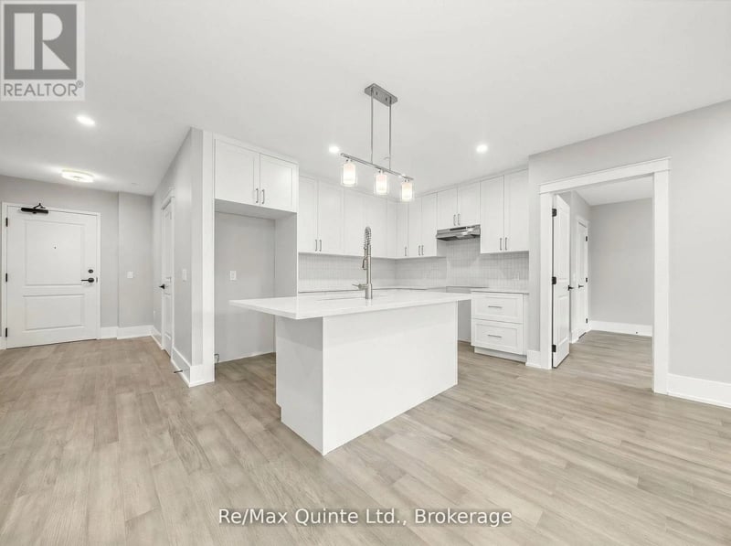 #405 17 Cleave Avenue, Prince Edward County (Picton Ward), Ontario, K0K2T0, Prince Edward County (Picton Ward), Ontario — photo 1 of 5