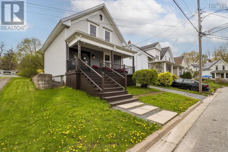 154 Chestnut Street, Windsor, Nova Scotia, B0N2T0, Windsor, Nova Scotia — photo 1 of 5