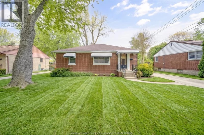 3264 DOMINION Boulevard, Windsor, Ontario, N9E2N5, Windsor, Ontario — photo 1 of 5