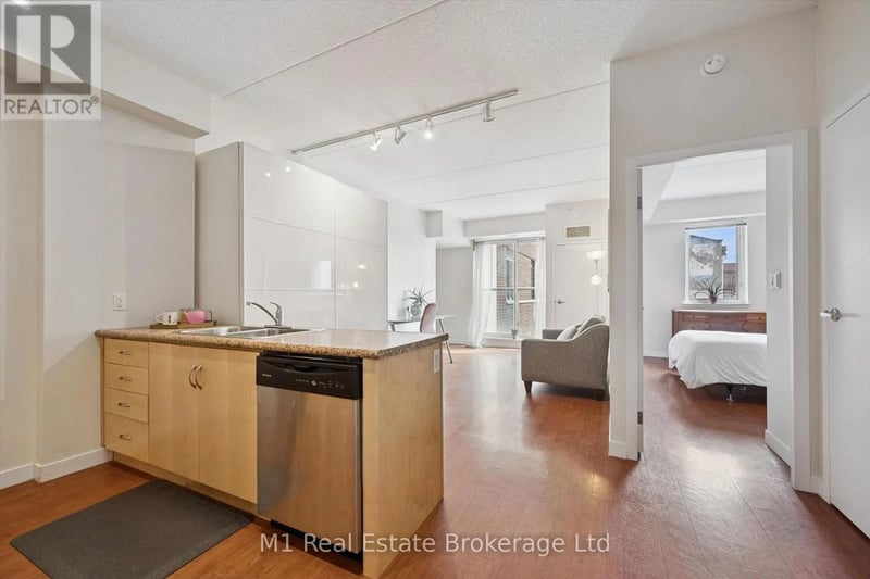 #208 5 Gordon Street, Guelph (Downtown), Ontario, N1H4G8, Guelph (Downtown), Ontario — photo 1 of 5