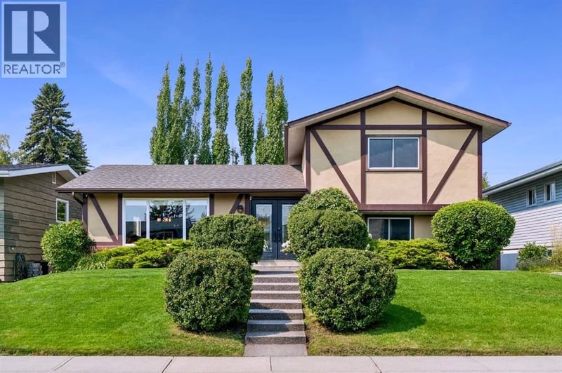 10631 Mapleglen Crescent Southeast, Calgary, Alberta, T2J1X1, Calgary, Alberta — photo 1 of 5
