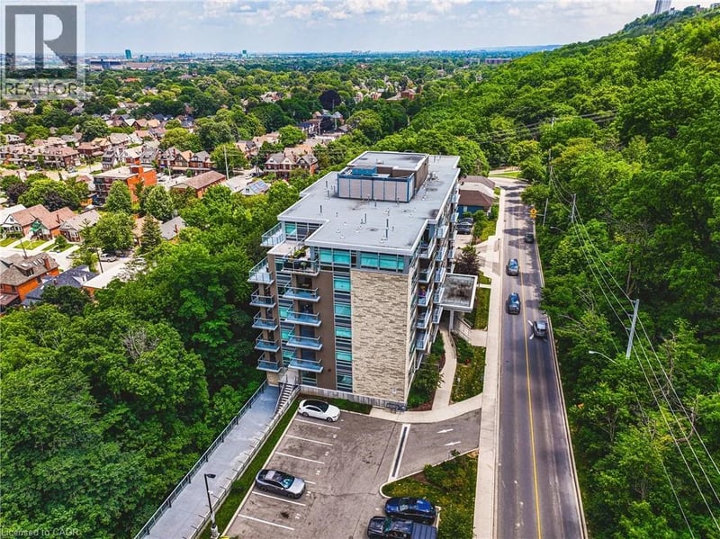 #105 479 CHARLTON Avenue East, Hamilton, Ontario, L8N0B4, Hamilton, Ontario — photo 1 of 5