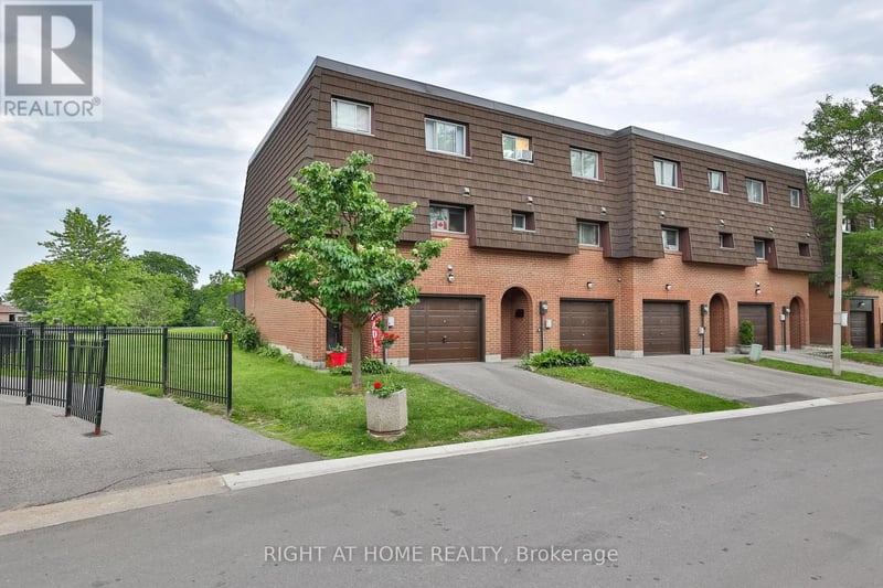 #74 100 Darras Court, Brampton (Southgate), Ontario, L6T1W7, Brampton (Southgate), Ontario — photo 1 of 5