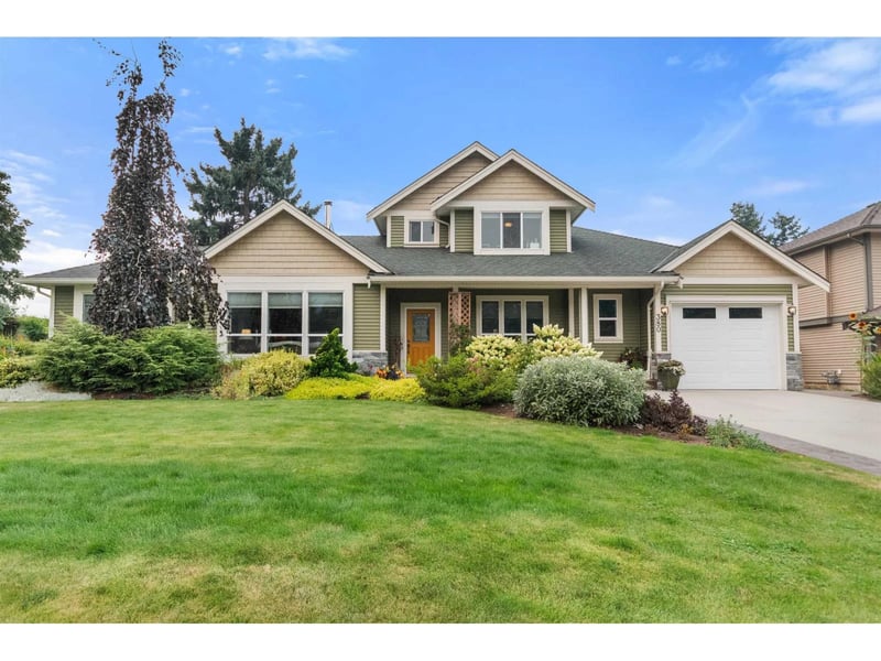 380 DEWDNEY Avenue, Hope, British Columbia, V0X1L0, Hope, British Columbia — photo 1 of 5
