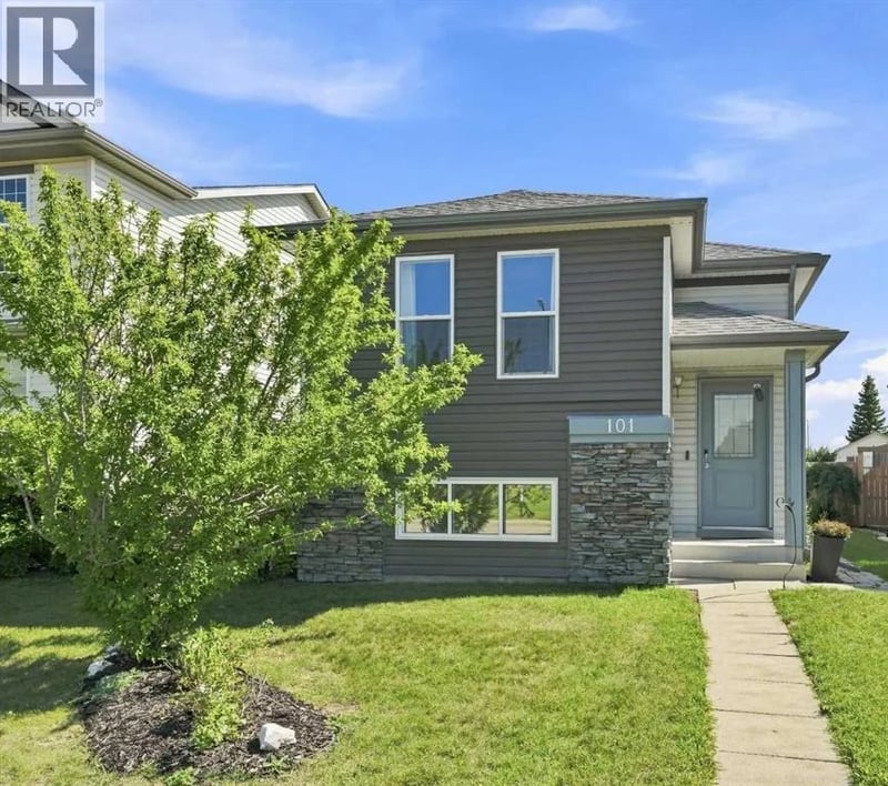 101 Jewell Street, Red Deer, Alberta, T4P3W3, Red Deer, Alberta — photo 1 of 5