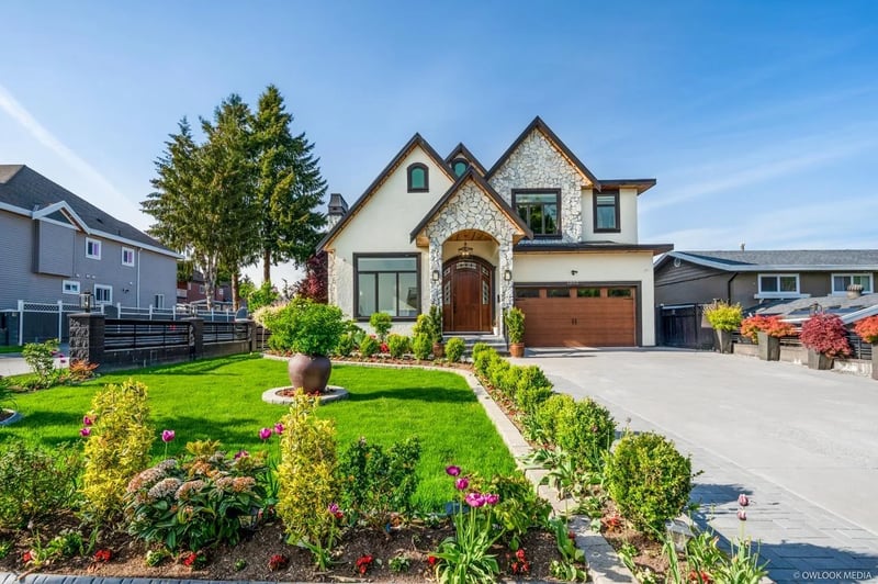 12901 92A Avenue, Surrey, British Columbia, V3V1K1, Surrey, British Columbia — photo 1 of 5