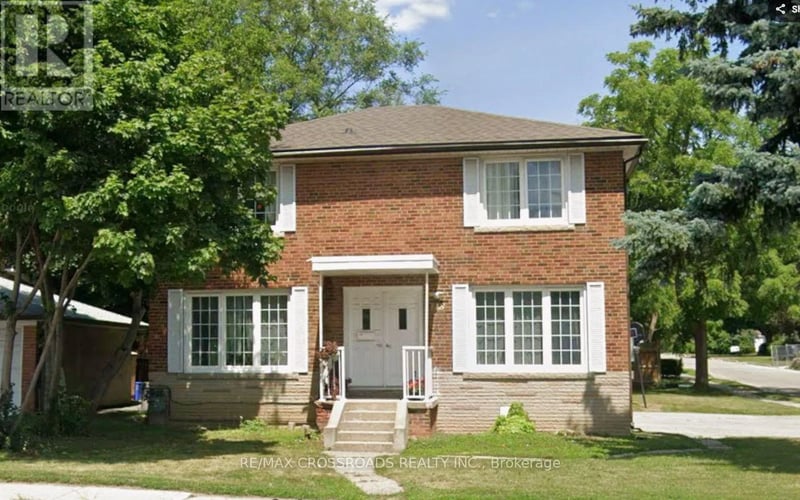 #3 128 Major Mackenzie Drive East, Richmond Hill (Crosby), Ontario, L4C1H1, Richmond Hill (Crosby), Ontario — photo 1 of 5
