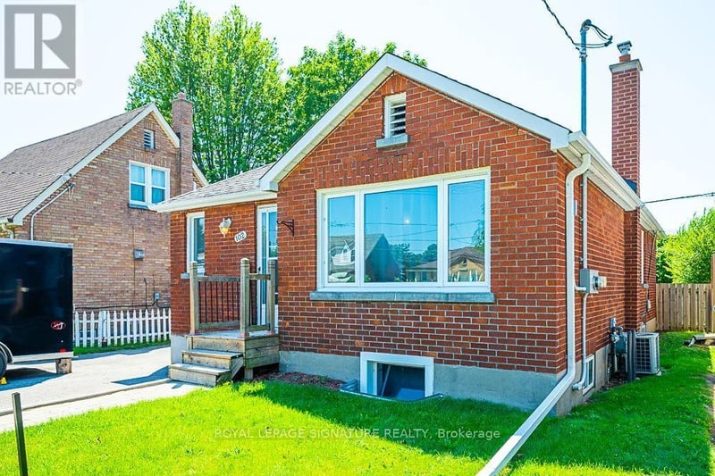 102 Central Park Boulevard North, Oshawa (O'Neill), Ontario, L1G5Y5, Oshawa (O'Neill), Ontario — photo 1 of 5