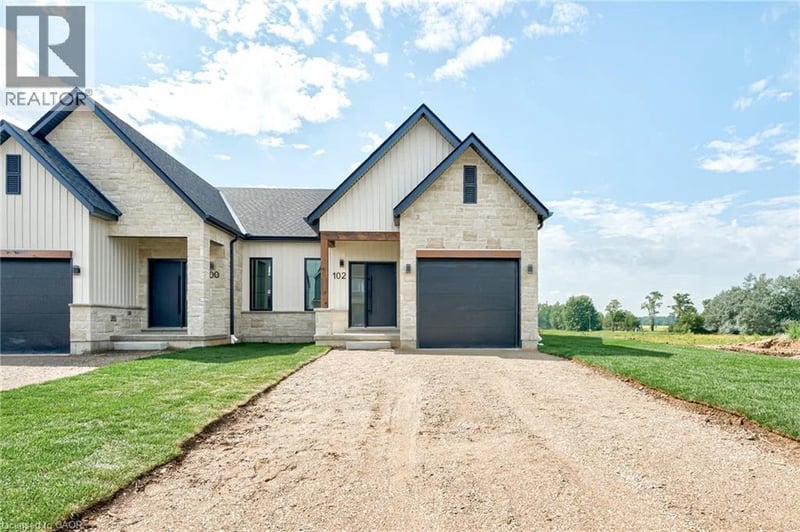 102 CLAYTON Street, Mitchell, Ontario, N0K1N0, Mitchell, Ontario — photo 1 of 5