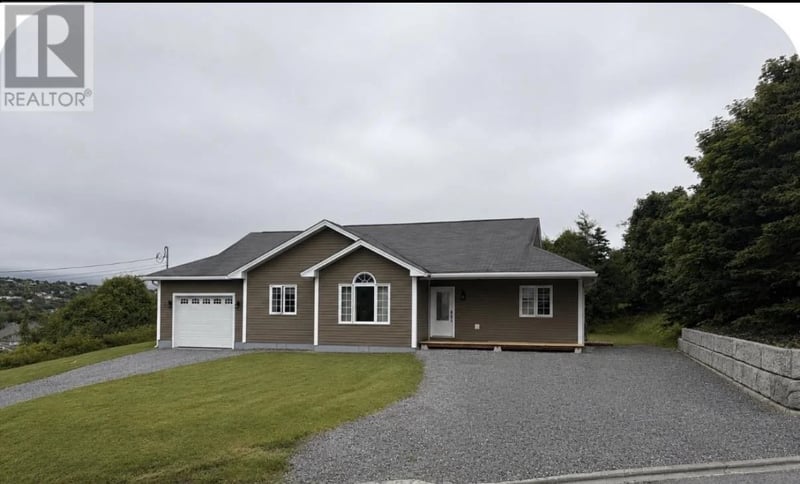 10-12 Leslie Street, Carbonear, Newfoundland & Labrador, A1Y1A6, Carbonear, Newfoundland & Labrador — photo 1 of 5