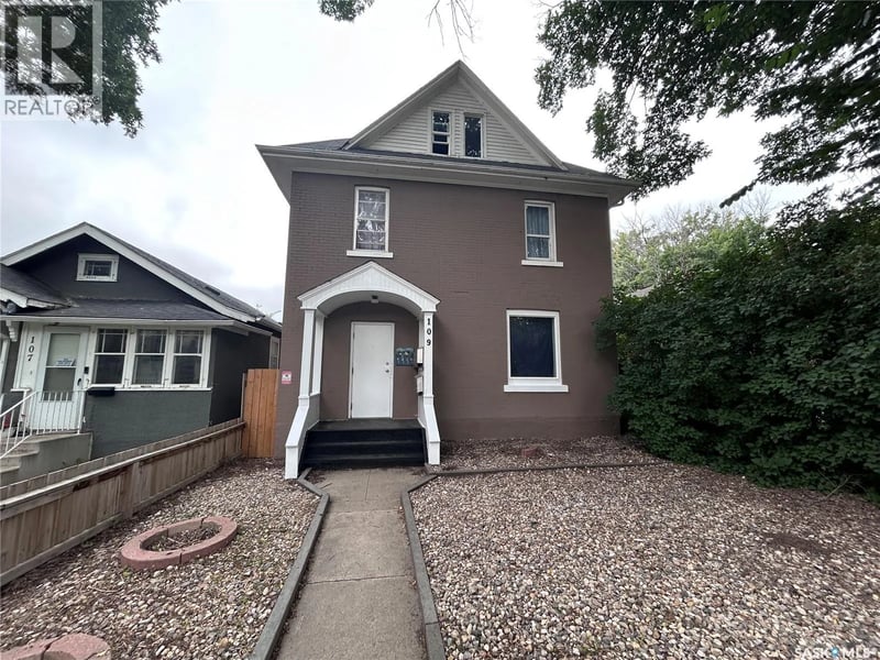 109 28th STREET W, Saskatoon, Saskatchewan, S7L0K1, Saskatoon, Saskatchewan — photo 1 of 5