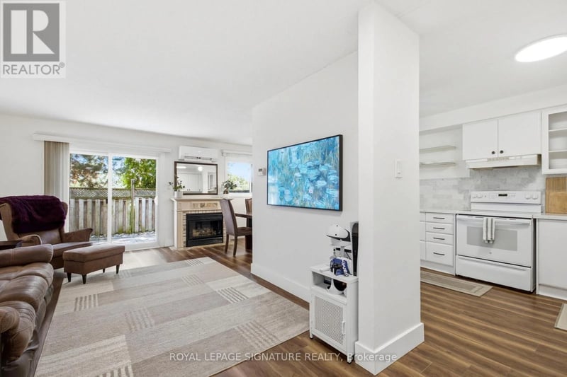 #45 2440 Bromsgrove Road, Mississauga (Clarkson), Ontario, L5J4J7, Mississauga (Clarkson), Ontario — photo 1 of 5